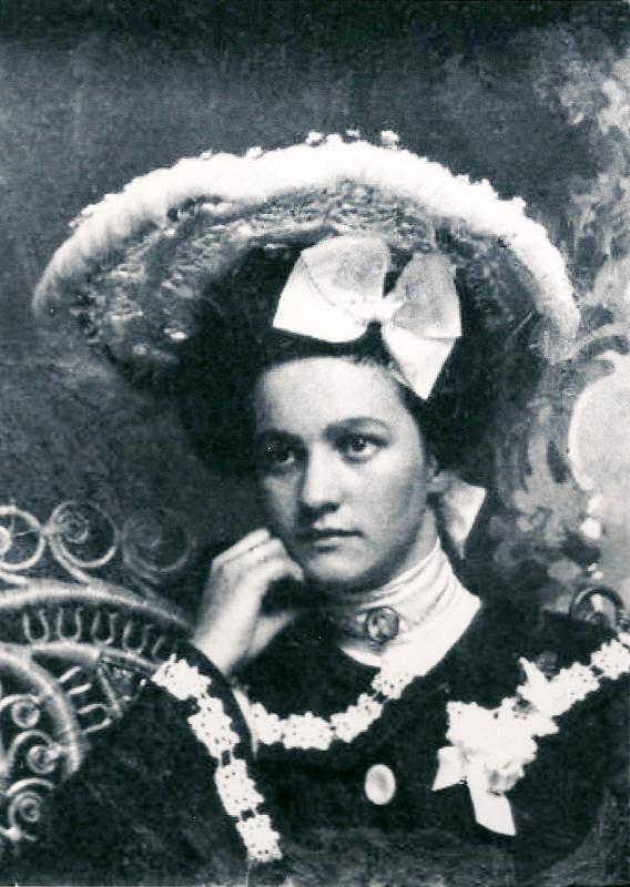 Alta Chapman wife of Herbert Knight